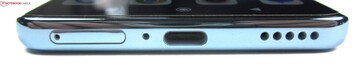 Bottom: SIM slot (2x Nano SIM), microphone, USB-C 2.0, speaker