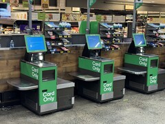 Many self-service machines across Woolworths supermarkets in Australia are non-operational. (Source: @archiestaines9 on X)