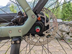 The Gazelle uses hydraulic disc brakes from Shimano