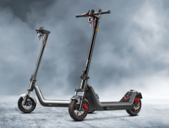 The NIU KQi 300X e-scooter has a range of 37.3 miles (~60.0 km). (Image source: NIU)