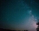 An image showing shooting stars in the night sky. (Image source: Felix Kiss - Pexels)