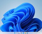 Winux Linux desktop with Microsoft Edge and Windows-inspired looks