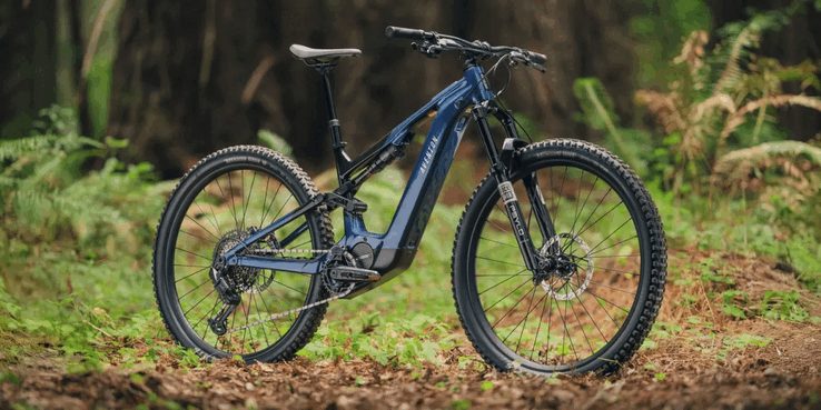 The Aventon Current ADV eMTB features SRAM hydraulic disc brakes