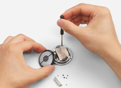 The battery of the Google Pixel Watch 4 is said to be relatively easy to replace. (Image source: Google)