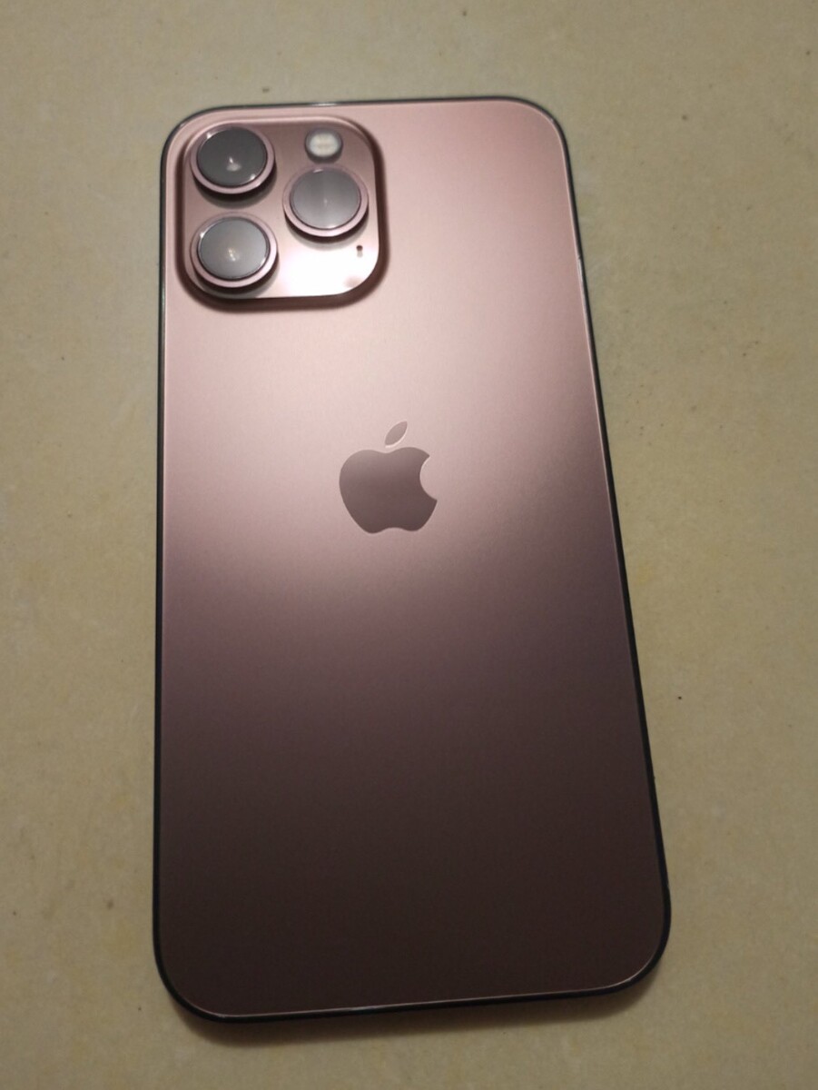 Apple Iphone 13 Pro Or Iphone Prototype Leaked Images Show Mystery Rose Gold Device With Huge Camera Bump Notebookcheck Net News