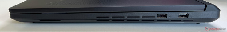 Right: 2x USB-A 3.2 Gen 2 (10 Gbit/s)