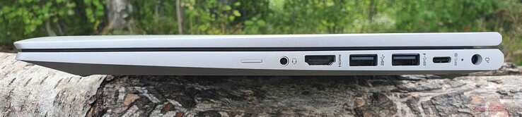 Right: nano-SIM slot (WWAN SKUs only), 3.5mm audio jack, HDMI 1.4b, 2x USB-A 3.1 Gen 1, USB-C 3.2 Gen 2 (10 GBit/s, DisplayPort 1.4 and Power Delivery), charging port