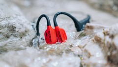 The Wing headphones. (Source: Suunto)