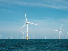 An image of some offshore wind turbines (Image source: Jesse De Meulenaere; cropped)