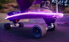 NALU e-skateboard LED light strip (Image Source: Backfire Boards)