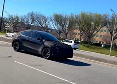 Tesla Model Y &quot;Juniper&quot; spotted in public in the US (Image source: Teslaconomics on X)