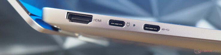 Left side: HDMI 2.1, USB-A 3.2 Gen 1 (DisplayPort 1.4, PowerDelivery), USB-C 4.0 (DisplayPort 1.4, PowerDelivery)