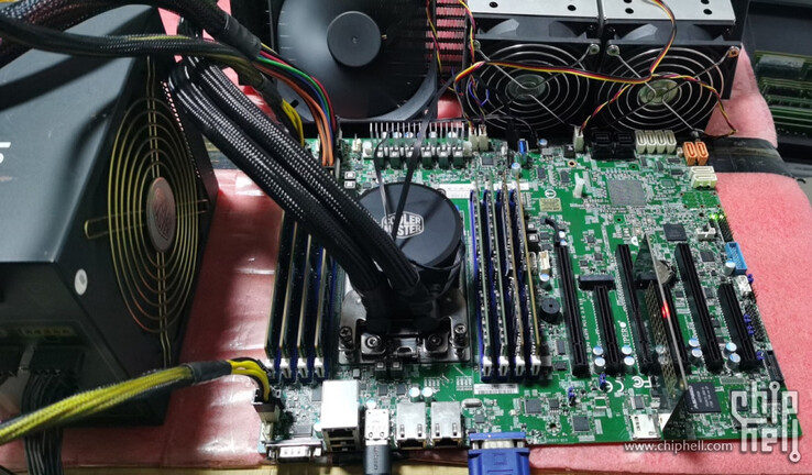 The overclocker's 7742 dual socket setup (Image source: Chiphell)