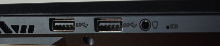 Ports left: 2x USB-A (10 Gbit/s), headset