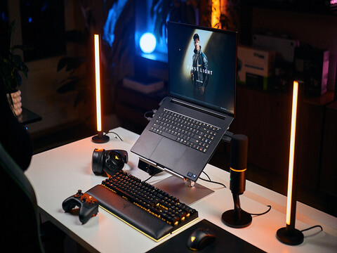 The ultimate, immersive gaming laptop setup .. and the best laptop stand!