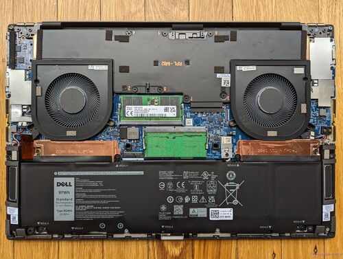Internal view of the Dell XPS 17 9730 (Image: Allen Ngo)