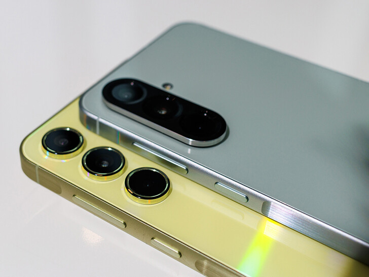Galaxy A55 vs Galaxy A56 (Image source: Notebookcheck)