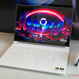 Lenovo IdeaPad Slim 3 14IRH10 - Notebookcheck Reviews Collection