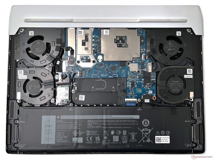 Alienware x15 R2 internals