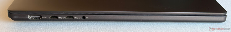 Left: HDMI 2.1 FRL, 2x USB-C 4.0 (40 Gbps, DisplayPort, Power Delivery), 3.5 mm stereo jack