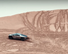The Tesla Cybertruck effortlessly handles sandy mountains in the KOH desert off-road race (image: DennisCW / Youtube)