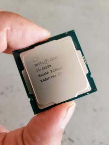 The Intel Core i5-10500 Comet Lake-S 6-core CPU. (Image: Notebookcheck)