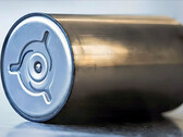 The Cybertruck 4680 battery cell (Image source: TLF/YT)