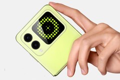The Huawei Nova Flip will have a square cover display, a first for a Huawei clamshell foldable. (Image source: Huawei)