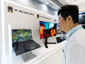 Samsung Display showed a 16-inch 2.5K OLED laptop panel running at up to 300Hz, the first laptop OLED to hit that refresh rate.