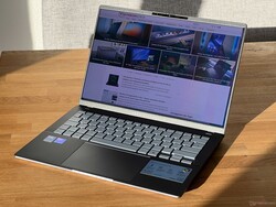 The Asus Vivobook S 14 OLED S5406SA: The best laptop for less than a thousand dollars/euros