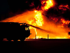 From petrol to hydrogen to batteries in electric cars, there is always a certain risk of fire. (Image source: pixabay)