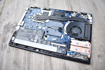 Lenovo ThinkPad P15v G3: View inside