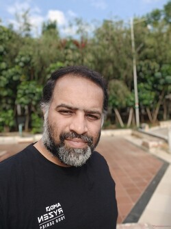 16 MP selfie in Portrait mode