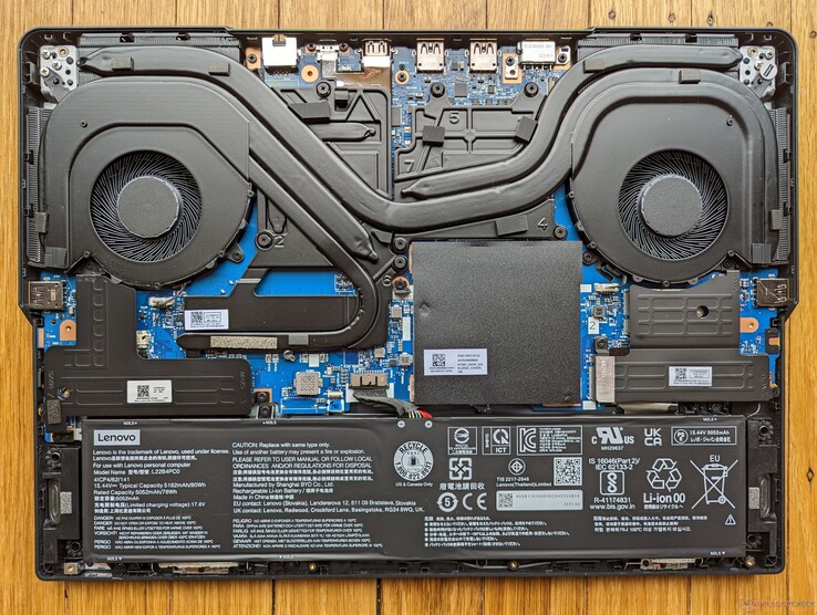 Legion Pro 5 16ARX7 internals show no major differences from the Legion Pro 5 16IRX8 Intel version