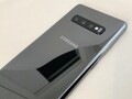 The Samsung Galaxy S10+ in Ceramic Black, 8 GB RAM and 512 GB storage. (Source: Notebookcheck)