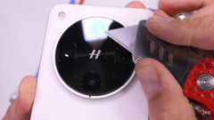 The Find X8 Ultra. (Image source: JerryRigEverything via YouTube)