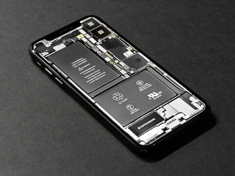 European model variants of smartphones often have a smaller battery than their Chinese counterparts (Image source: Tyler Lastovich)