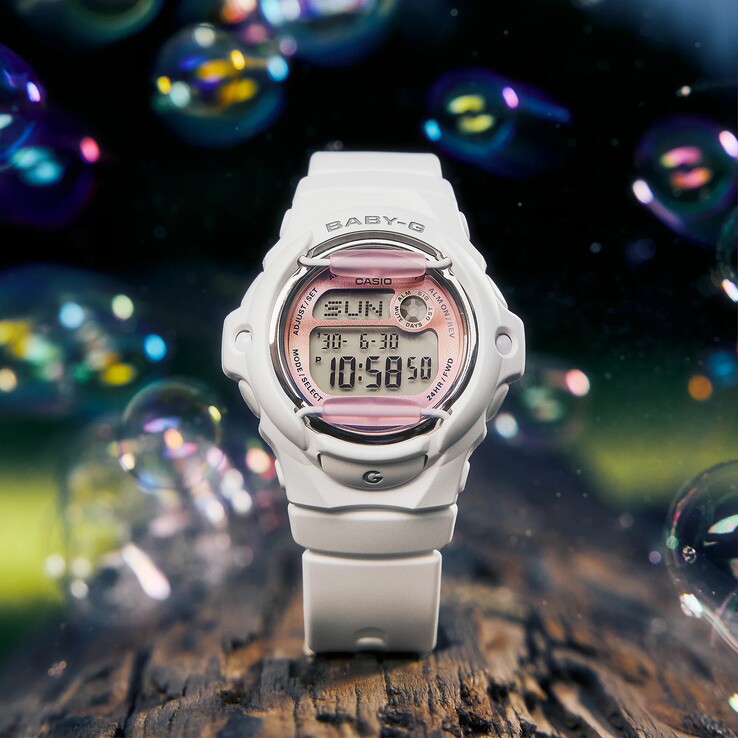 The Casio BG-169GD-7 features 200 m (20 bar) water resistance