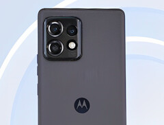 It seems that Motorola is moving to a new design language for future smartphones. (Image source: TENAA)