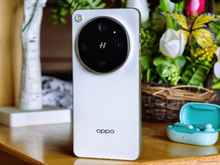 The white Oppo Find X9 Ultra in review