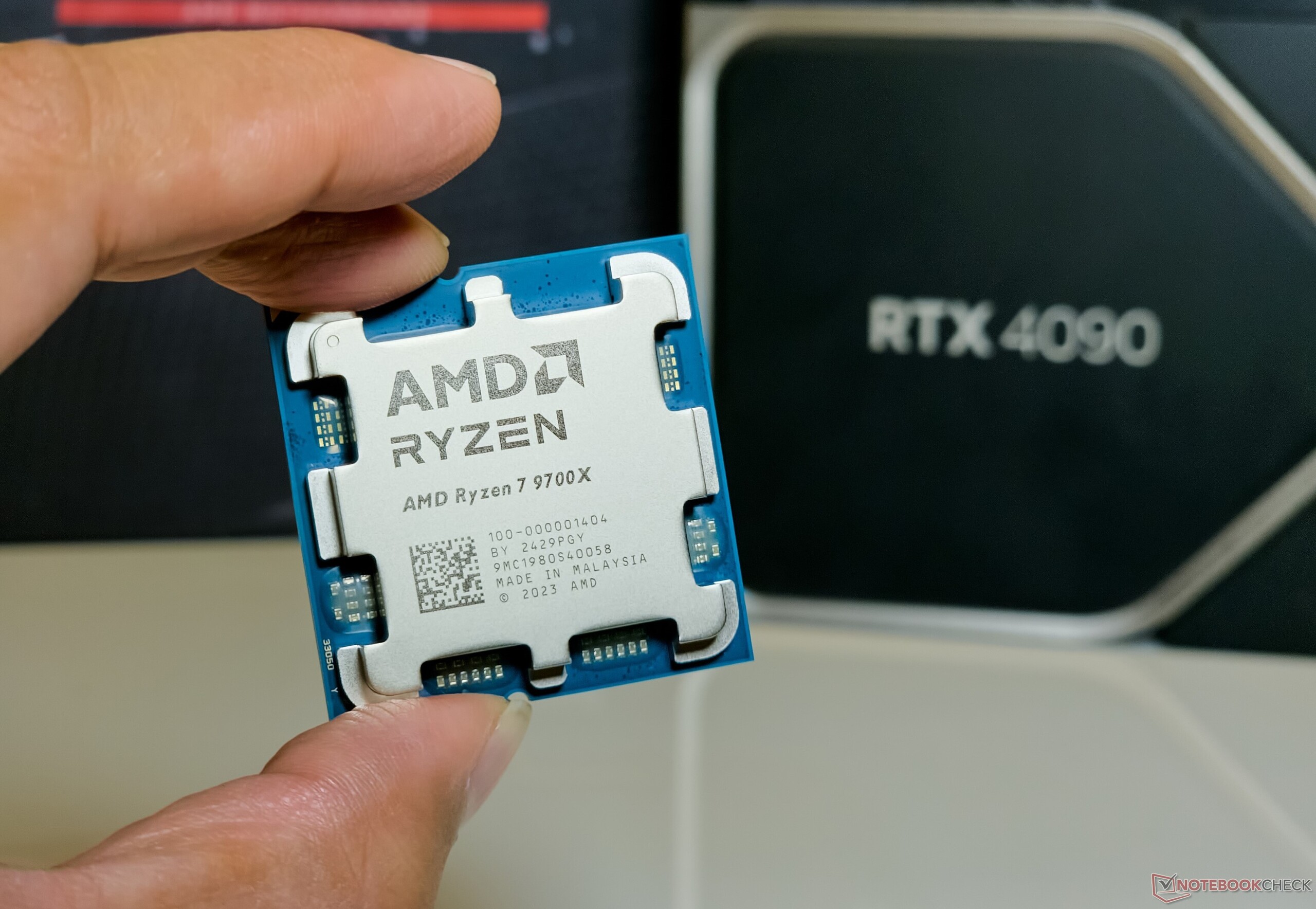 csm_amd_ryzen_7_9700x_teaser_9