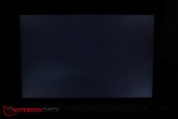 Only minor backlight bleeding