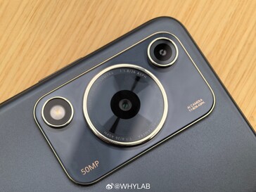 The Enjoy 70 shows its P60 esthetics off in new hands-on images. (Source: SparrowsNews)