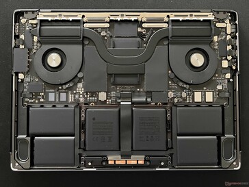 Apple MacBook Pro 14 2023 M3 Review - The base model now comes without a Pro  SoC -  Reviews