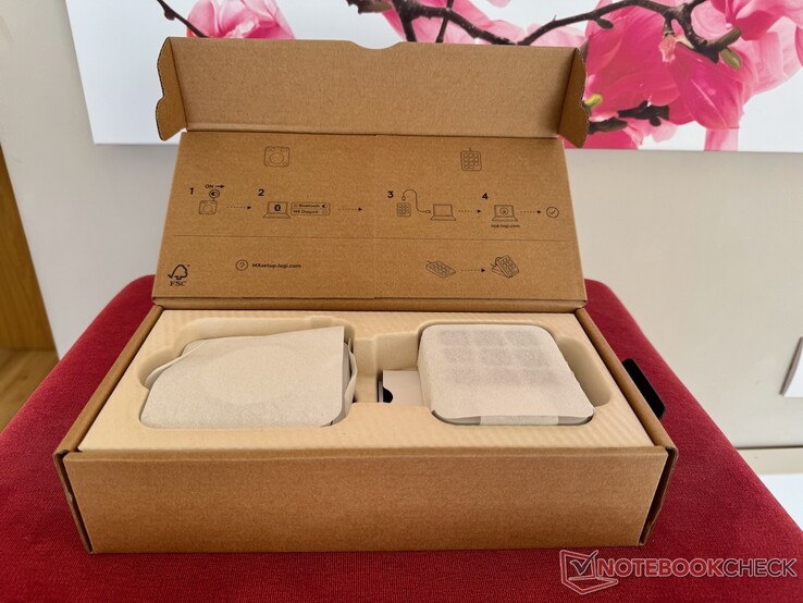 The sales packaging of the MX Creative Console is relatively bulky, but is made exclusively from FSC-certified paper. (Image source: Notebookcheck)