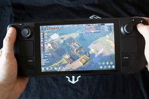 Steam Deck dev kit. (Image source: @going_medieval)
