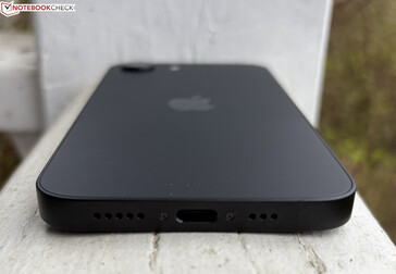 Bottom: microphones, USB-C 2.0, speakers