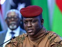 Burkina Faso stops gold mining by some foreign companies - military chief Ibrahim Traoré demands more self-determination (Image source: Globe Eye News / X)