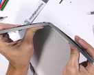 The Apple iPad Pro's structural integrity is less than ideal. (Source: JerryRigEverything on YouTube)