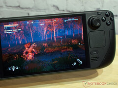 Valve&#039;s Steam Deck handheld with OLED display. (Image source: Notebookcheck)